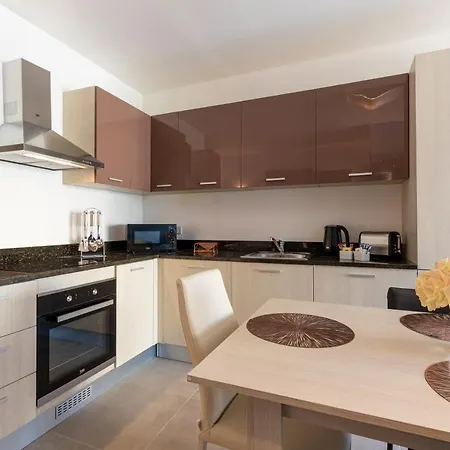 High-end With Comfy Bed & Super Wifi By 360 Estates San Ġwann