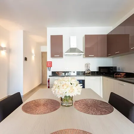 High-end With Comfy Bed & Super Wifi By 360 Estates San Ġwann