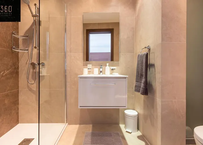 High-end With Comfy Bed & Super Wifi By 360 Estates Apartment *